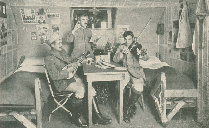 Na foto sentado  esquerda o Alferes Mariano Moreira Lopes, do Batalho de Infantaria 16. Ilustrao Portuguesa N. 669, de 16 de Dezembro de 1918