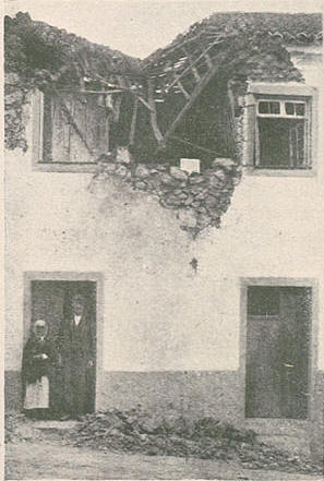 Casa do Sr. Francisco do Rego atingida por uma das granadas do submario em 4 de Julho de 1917, Ilustrao Portuguesa n. 600