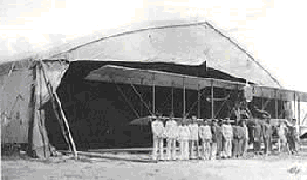 Hangar de lona para os hidroaviões na estação aeronaval de São Jacinto, Aveiro 